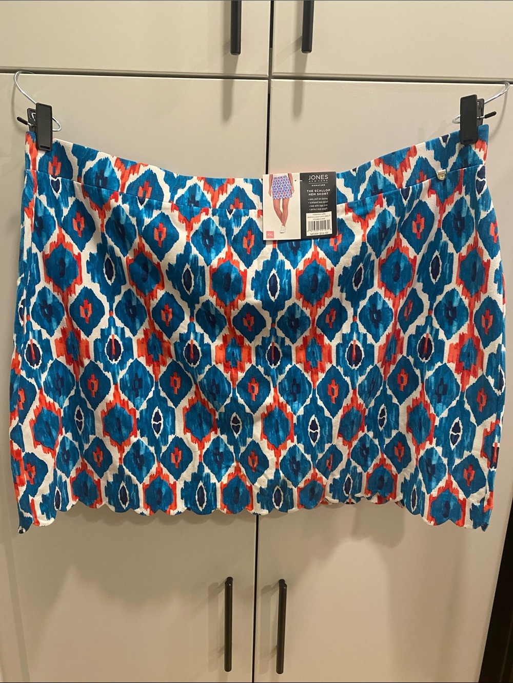 Jones New York Womans Scallop Hem Skort Turquise & Red Patterned